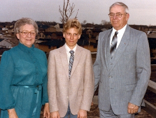 1982-05-Travis-8thGD-Grad-grandparents.jpg